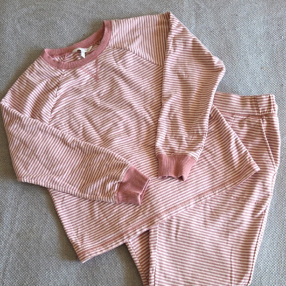 Garnett Hill Women's 2-Piece Pajama Set Size Small Pre-Owned